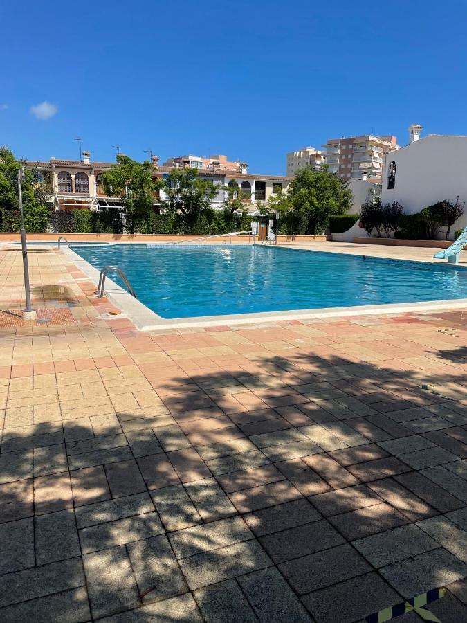 Adosado Con Piscina Y Tenis Benicassim