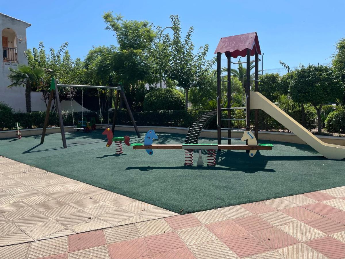 Holiday home Adosado Con Piscina Y Tenis